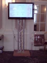 <b>Installation Hotel MERCURE</b><br />
Voici le système installé à l'hôtel MERCURE de rodez à l'occasion d'une conférence prestigieuse TIGF avec vidéo projecteur, écran blanc, écran plasma et une régie mobile.